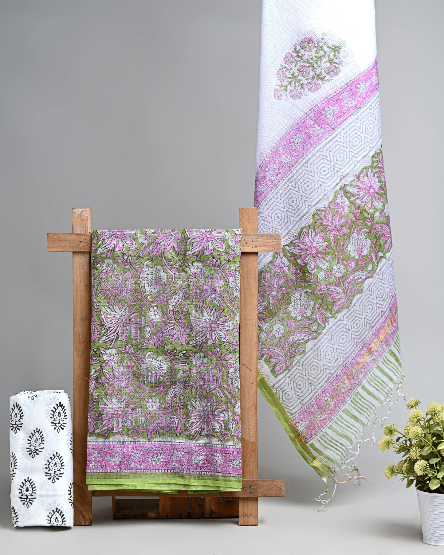 Costume kota doriya imprimé à la main avec kota doriya duppta