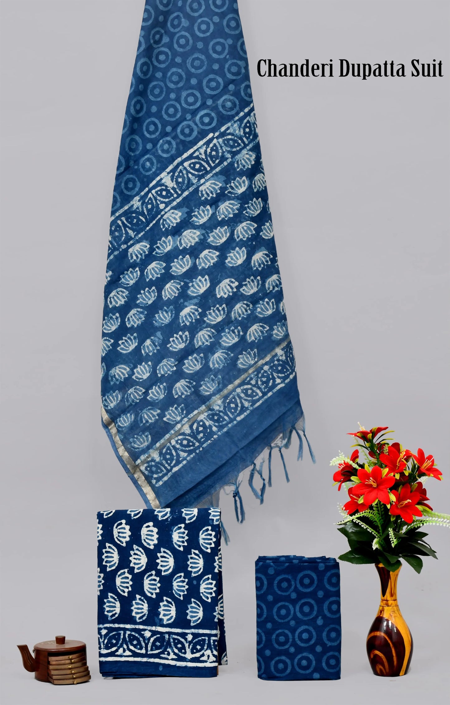 Handgeblockter limitierter Baumwollanzug mit Chanderi-Seidendupatta