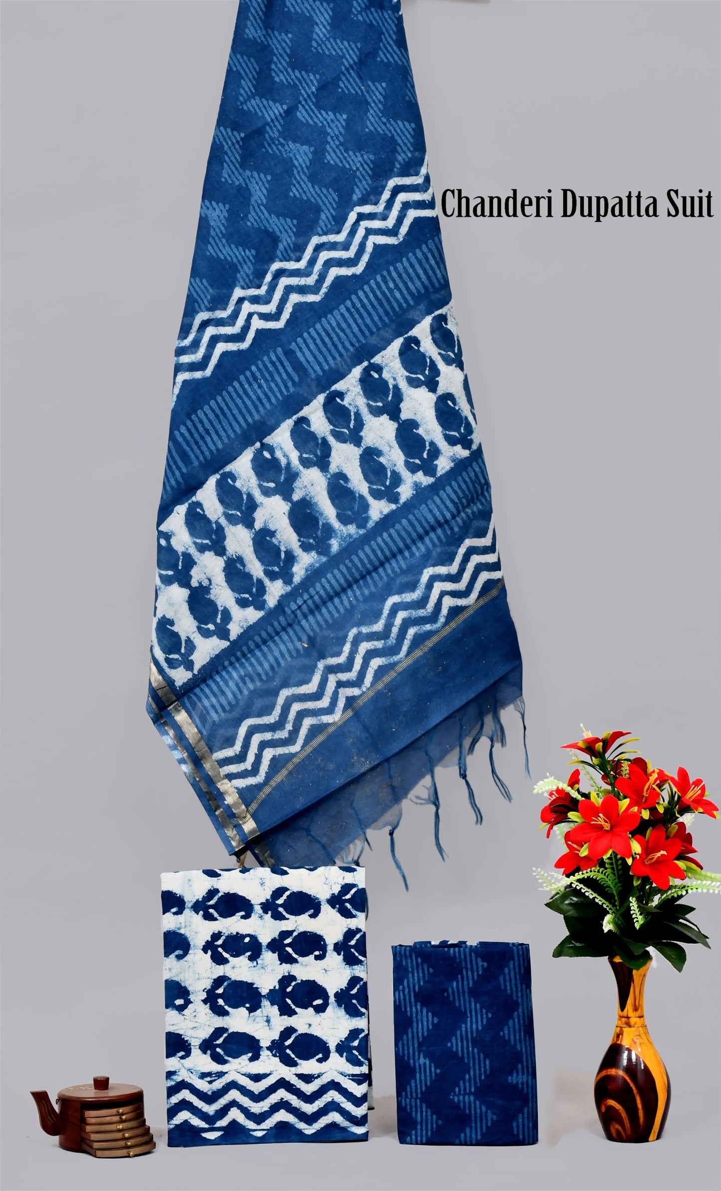Handgeblockter limitierter Baumwollanzug mit Chanderi-Seidendupatta