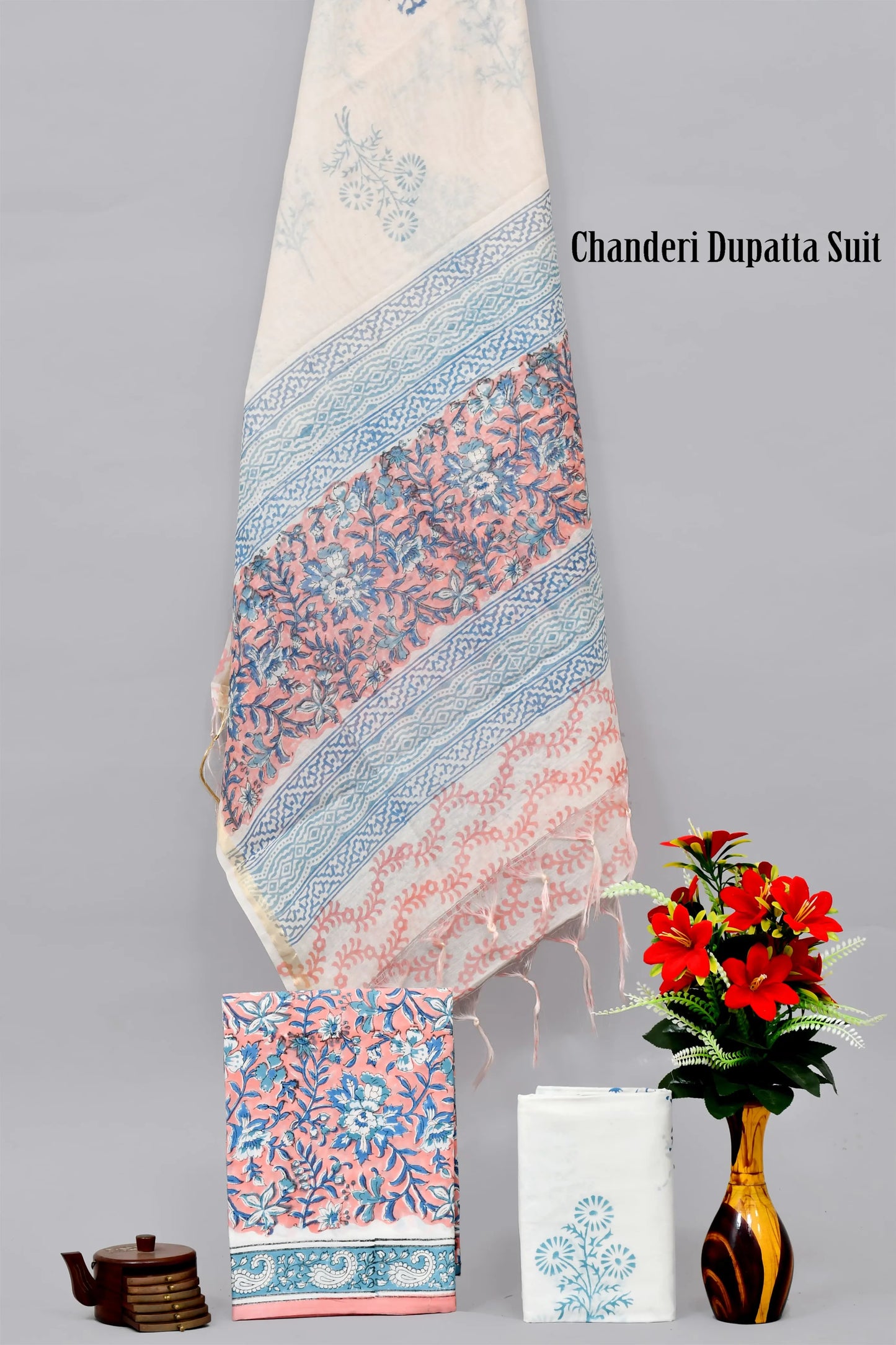 Handgeblockter limitierter Baumwollanzug mit Chanderi-Seidendupatta