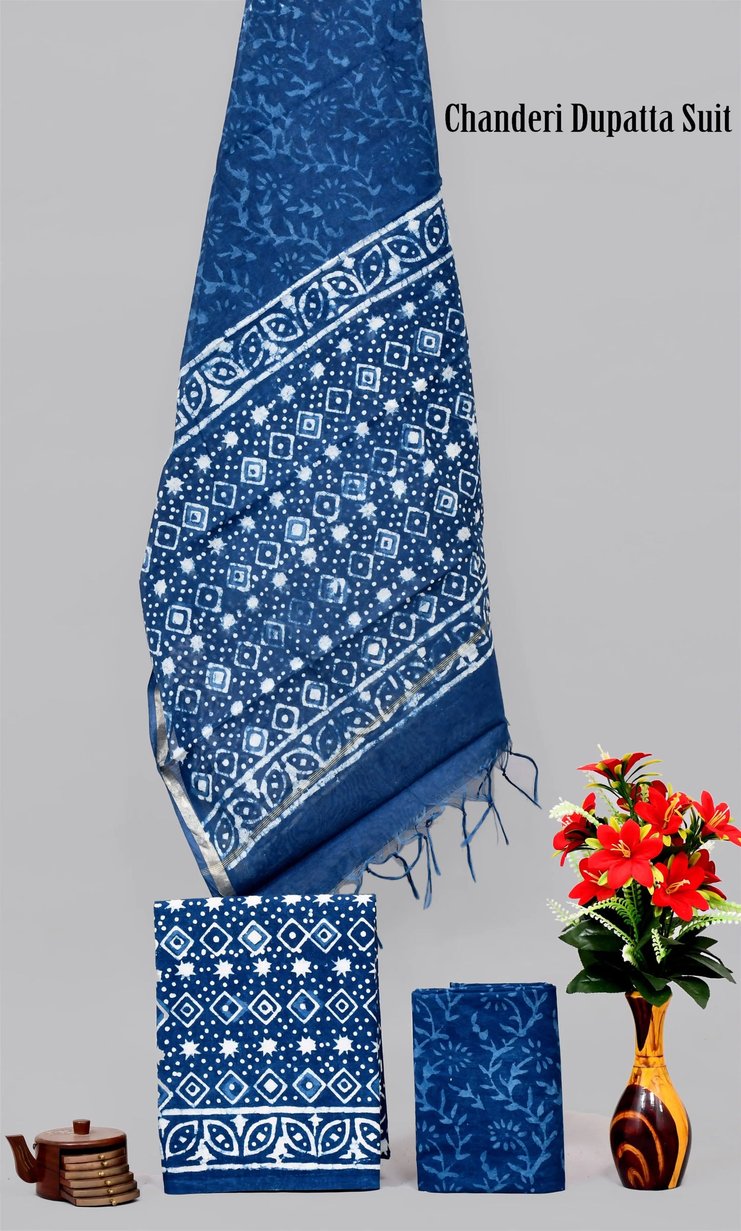 Handgeblockter limitierter Baumwollanzug mit Chanderi-Seidendupatta