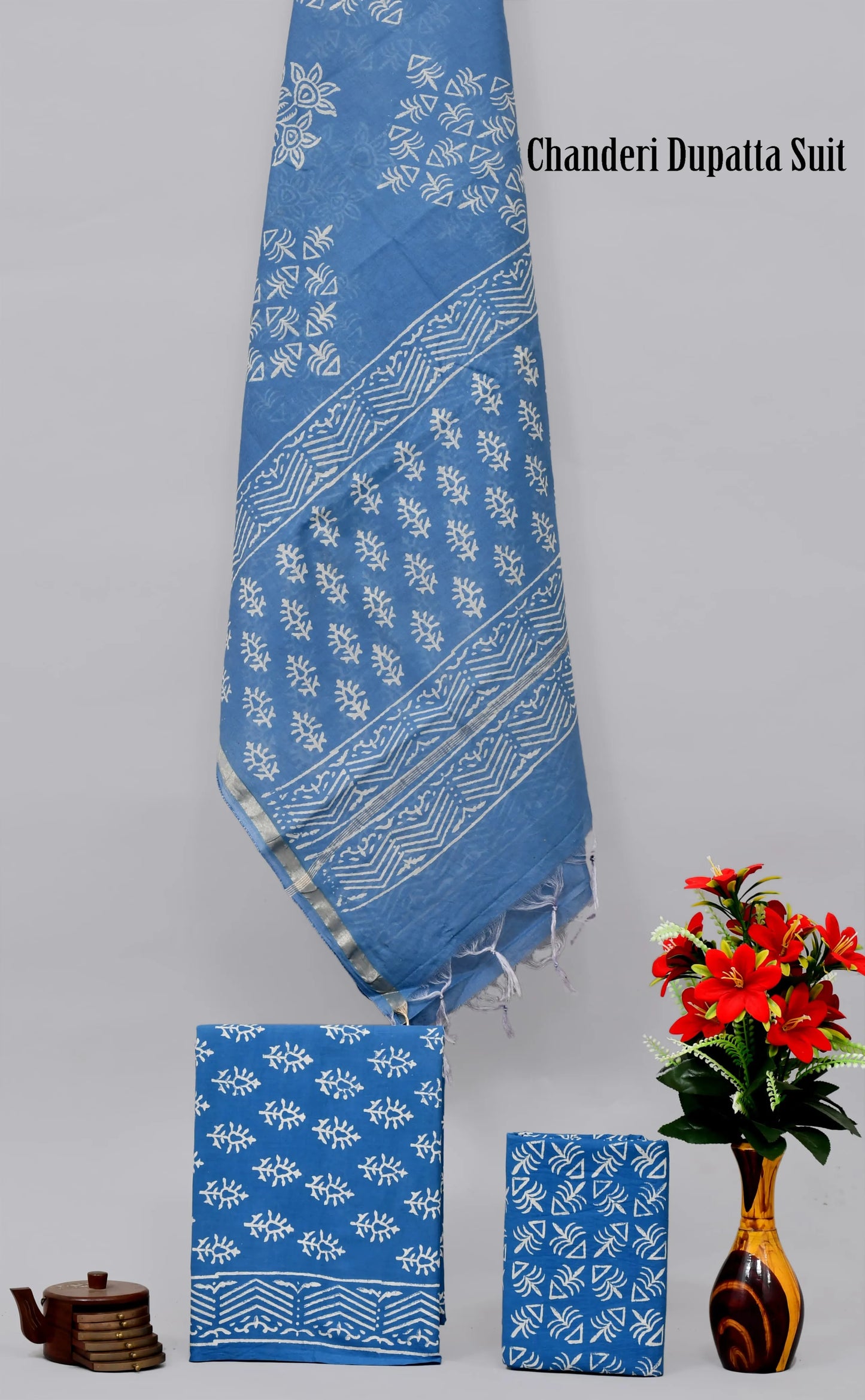 Handgeblockter limitierter Baumwollanzug mit Chanderi-Seidendupatta
