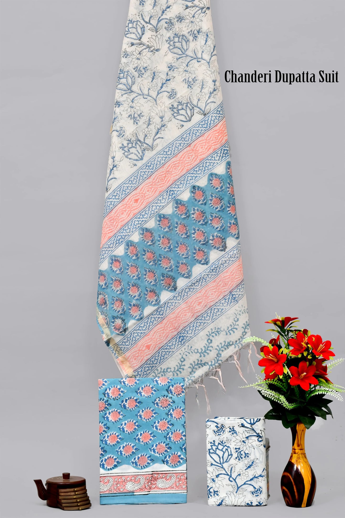 Handgeblockter limitierter Baumwollanzug mit Chanderi-Seidendupatta