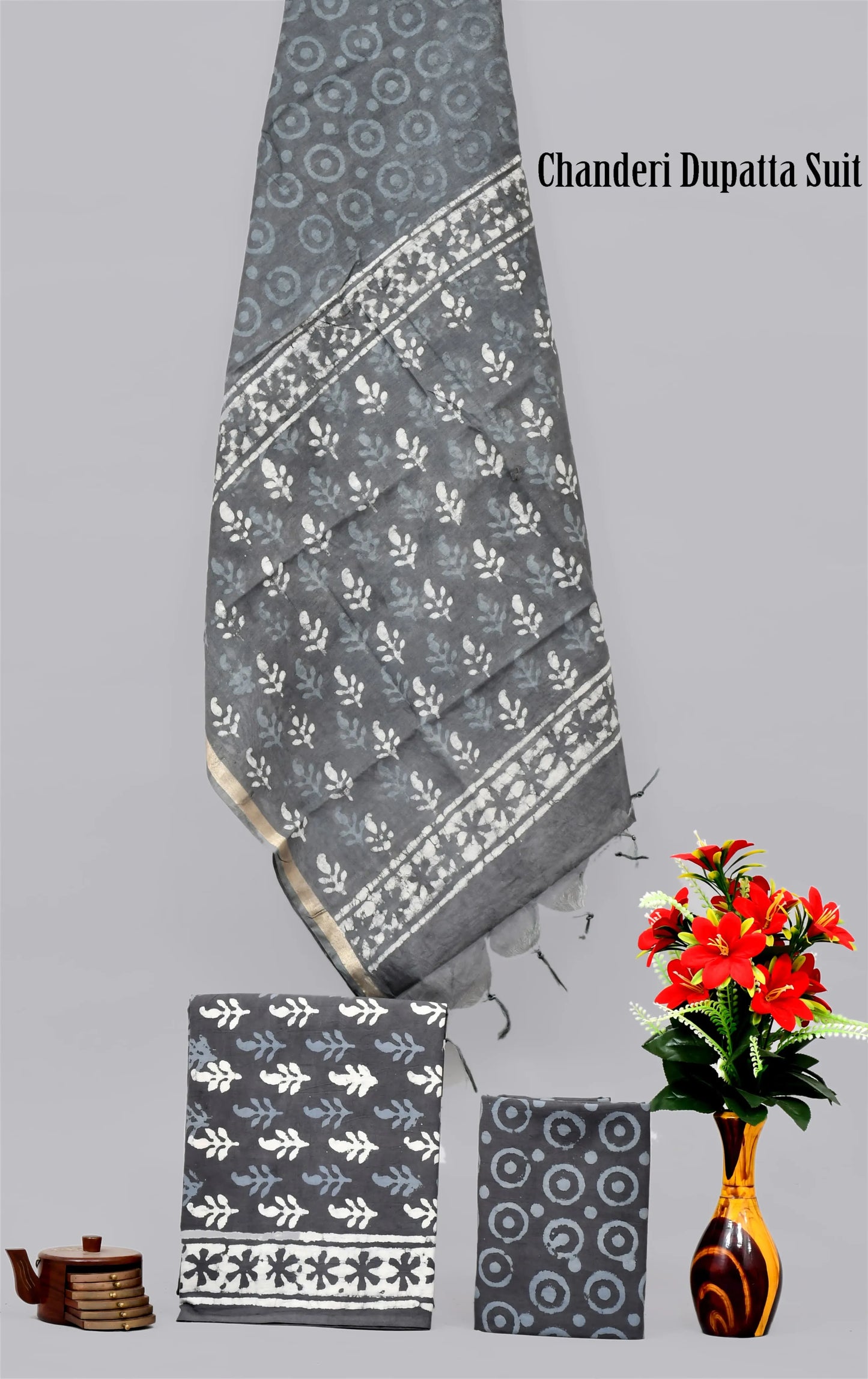 Handgeblockter limitierter Baumwollanzug mit Chanderi-Seidendupatta