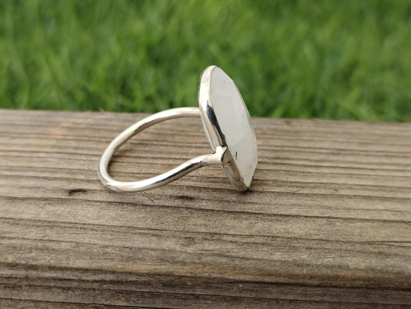 Sommergeschenk Hochzeitsanhänger Sommer personalisierte minimalistische Mondsteingeschenke - Wunderschöner blauer Blitzring - Regenbogenring - Lünette Silberschmuck