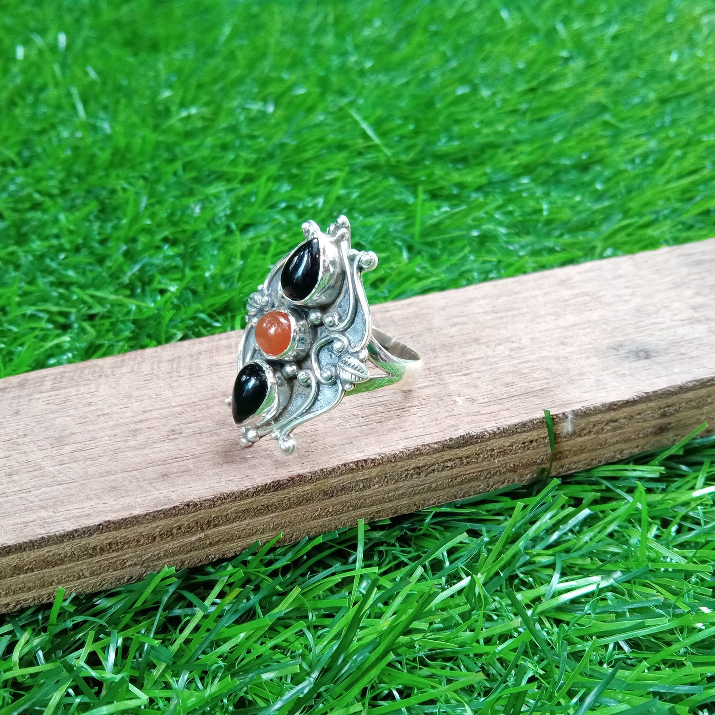 Bague en argent sterling 925 avec deux pierres en onyx noir et onyx rouge, bague bohème, bague artisanale, bague bohème, bague triple pierres, livraison gratuite, cadeau