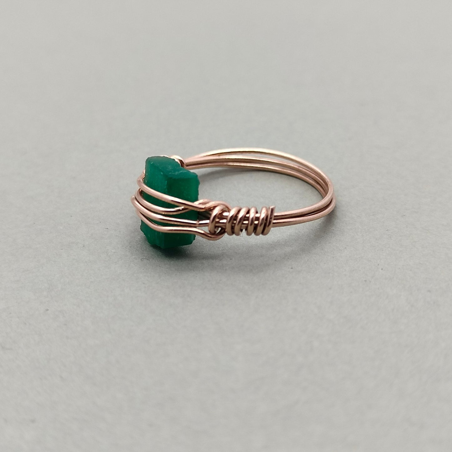 Green Emerald Silver rose gold plated ring, minimalist, summer ringstatement ring, Handmade Silver Ring, Green Emerald wired ring, Raw stone