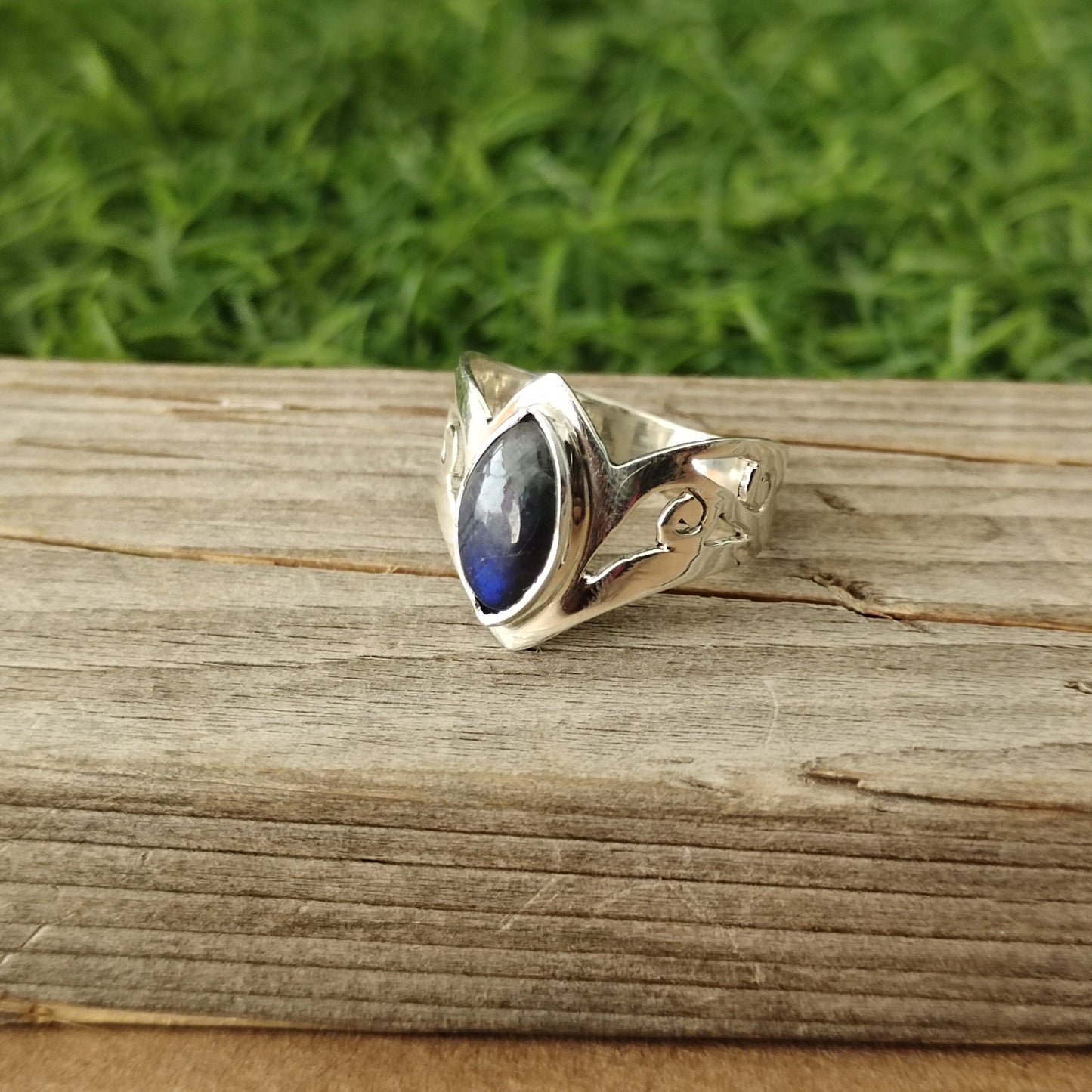 Boho Statement Ring - Labradorite 925 Sterling Silver Ring - Hand Crafted Bohemian Ring - Bohemian Ring - Labradorite Rings - Gift for her