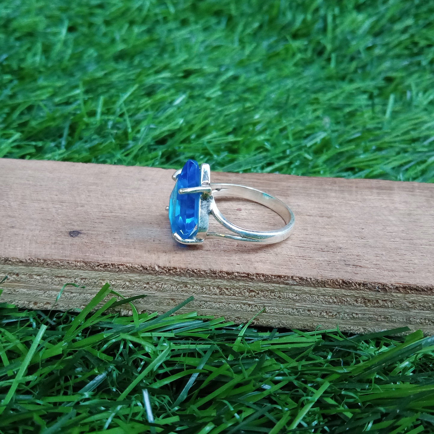 Bague en argent sterling avec verre bleu Indrow - Bague fabriquée à la main - Pierre précieuse en verre bleu Indrow - Bague en verre bleu Indrow de Bohême - Cadeau pour femme