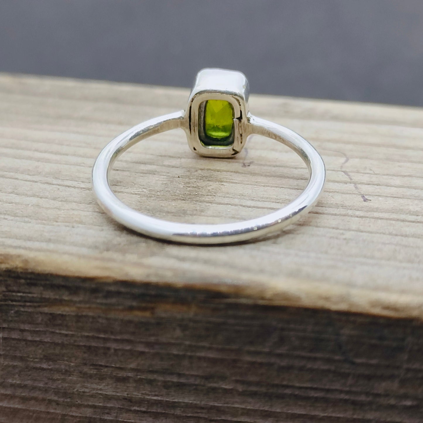 Peridot Ring, zierlicher Ring, Silberring, handgefertigter Ring, Edelstein Ring, Geschenk für sie, Ring für Frauen, Boho Ring, 925 Sterling Silber Ring