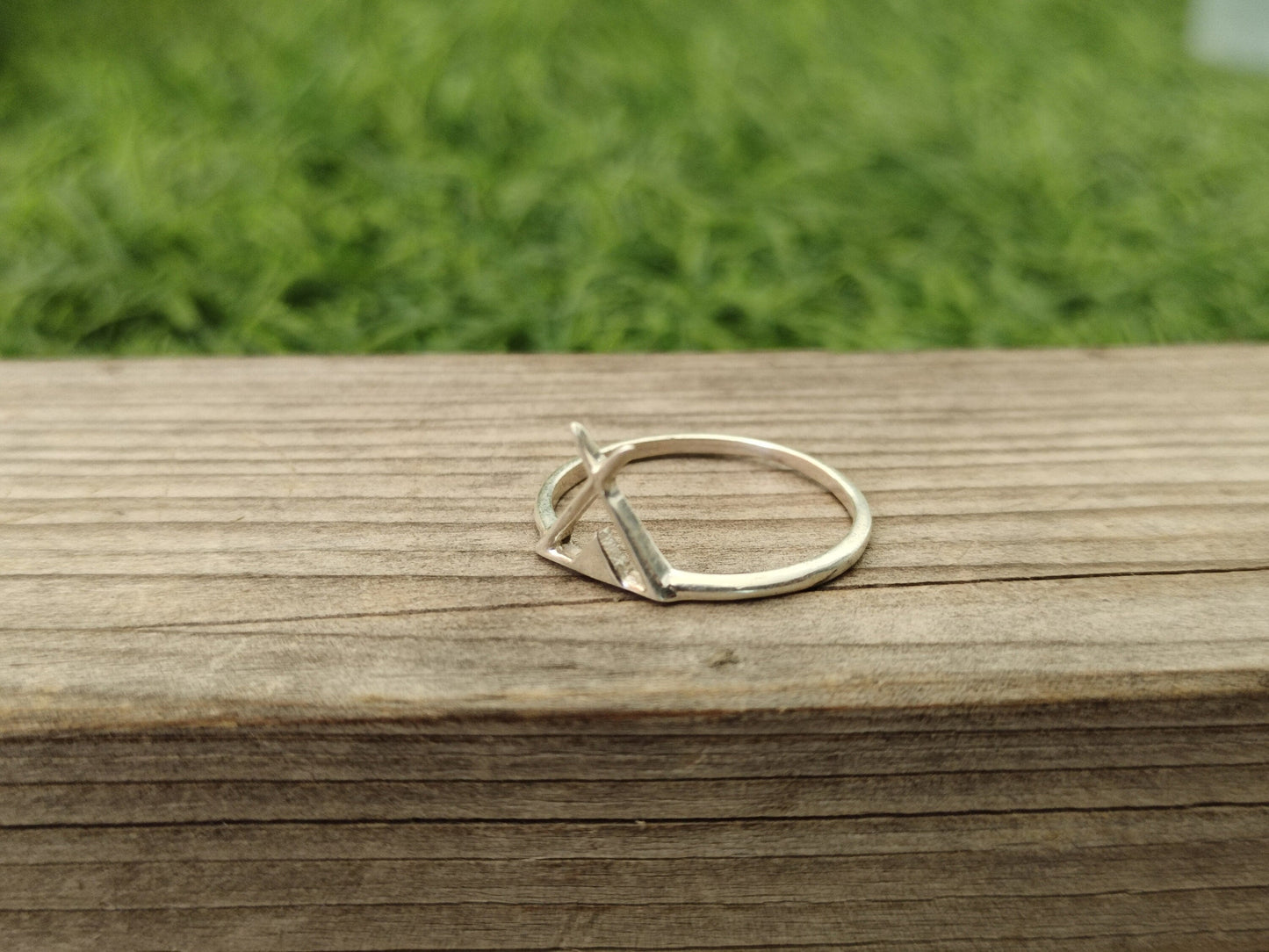 Dreieckiger Sterlingsilberring, handgefertigter Silberring, Stapelsilberring, Charm-Silberring, handgefertigter Boho-Ring, Silberring