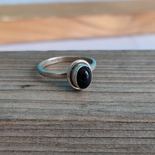 minimalist black onex ring# summer jewelry# summer gift# trendy jewelry# beach jewelry# gift for her#silver ring# etsy best ring# party ring