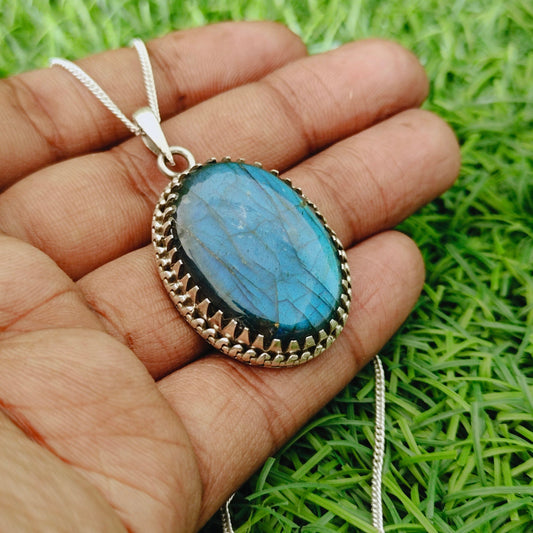 Handmade Labradorite Pendant of Solid 925 Sterling Silver, Beautiful Labradorite Pendant, Boho Pendant Gift for her , Labradorite pendant