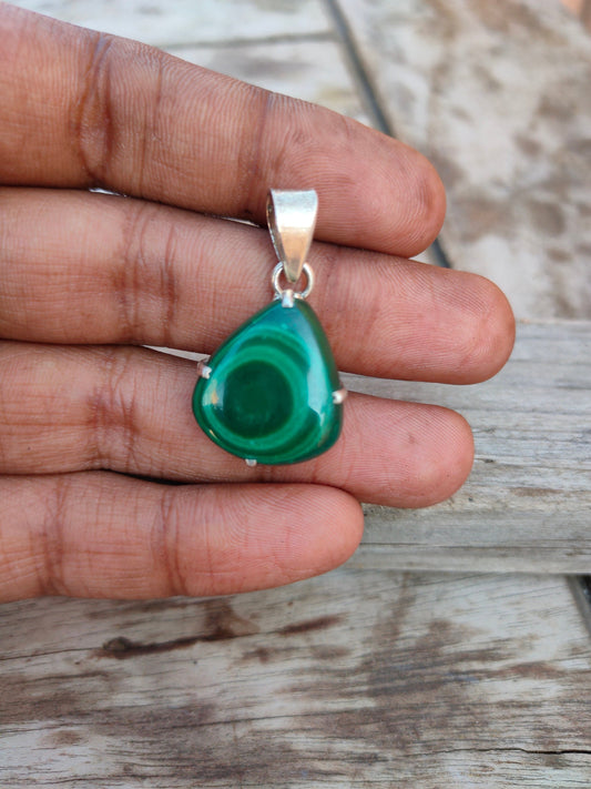 Handmade Malachite Pendant of Solid 925 Sterling Silver, Beautiful Malachite Pendant, Bezel Pendant Gift for her