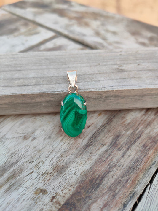 Handmade Malachite Pendant of Solid 925 Sterling Silver, Beautiful Malachite Pendant, Bezel Pendant Gift for her