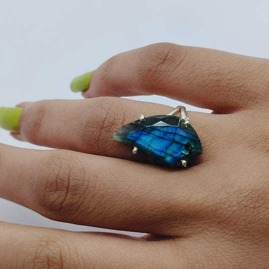 handmade jewelry Labradorite Sterling Silver Ring - Leaf Shape Ring -minimalist- Labradorite- free shipping- etsy best selling