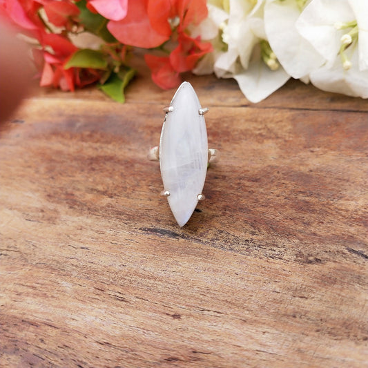minimalist rainbow moon stone ring# summer jewelry# summer gift# trendy jewelry# beach jewelry# gift for her# silver 925 ring# etsy ring