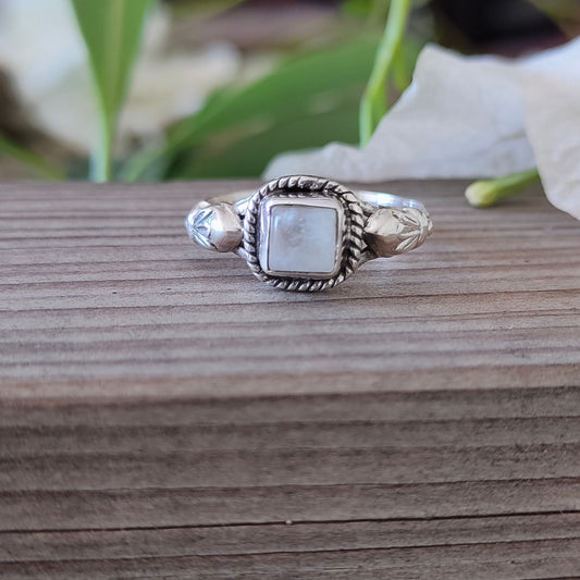 Moonstone Boho Ring - Rainbow Moonstone 925 Sterling Silver Ring - Hand Crafted Bohemian Ring-Rainbow Moonstone Rings - Gift for her